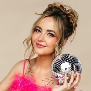 Meet your Posher, Michaela